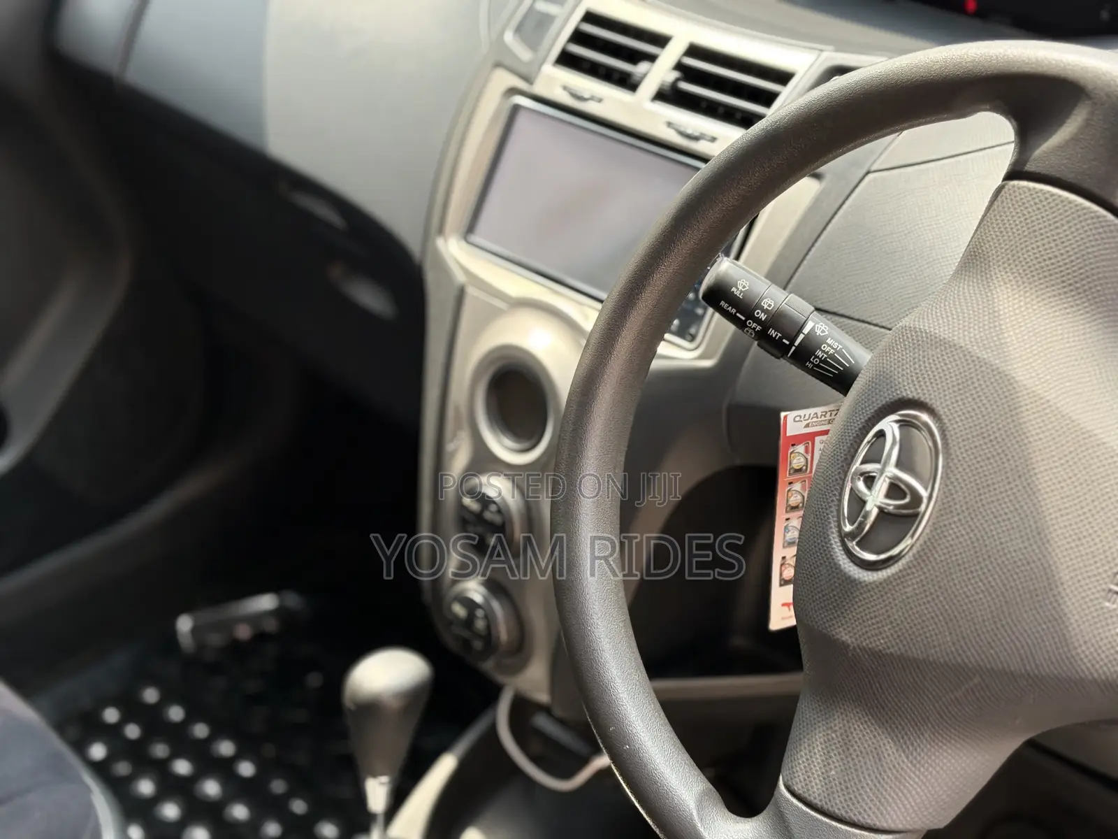 Toyota Vitz 1.5 FWD 5dr 2010 Silver