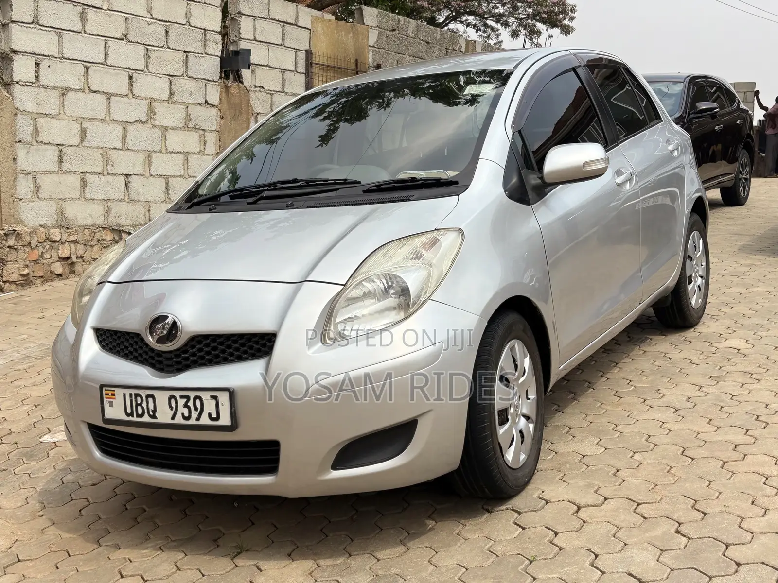 Toyota Vitz 1.5 FWD 5dr 2010 Silver