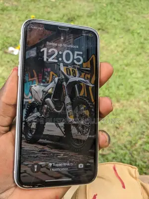 Apple iPhone XR 64 GB White