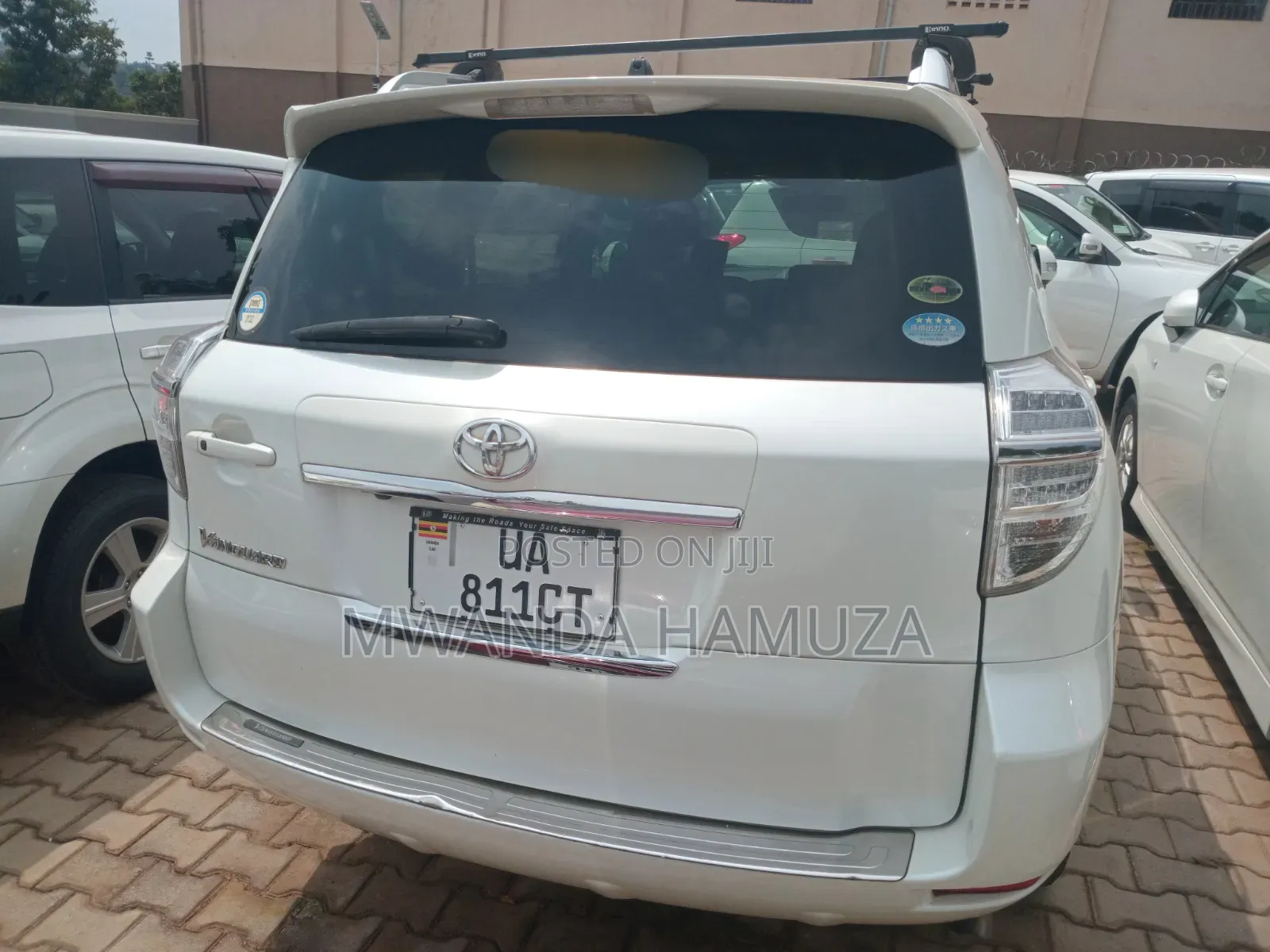 Toyota Vanguard 2012 White