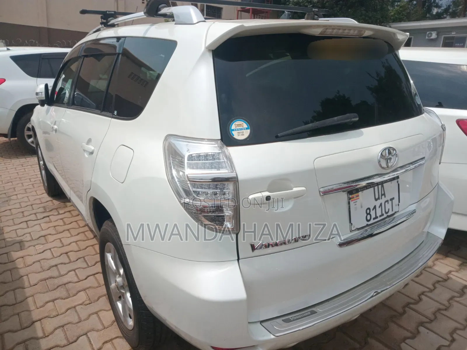 Toyota Vanguard 2012 White