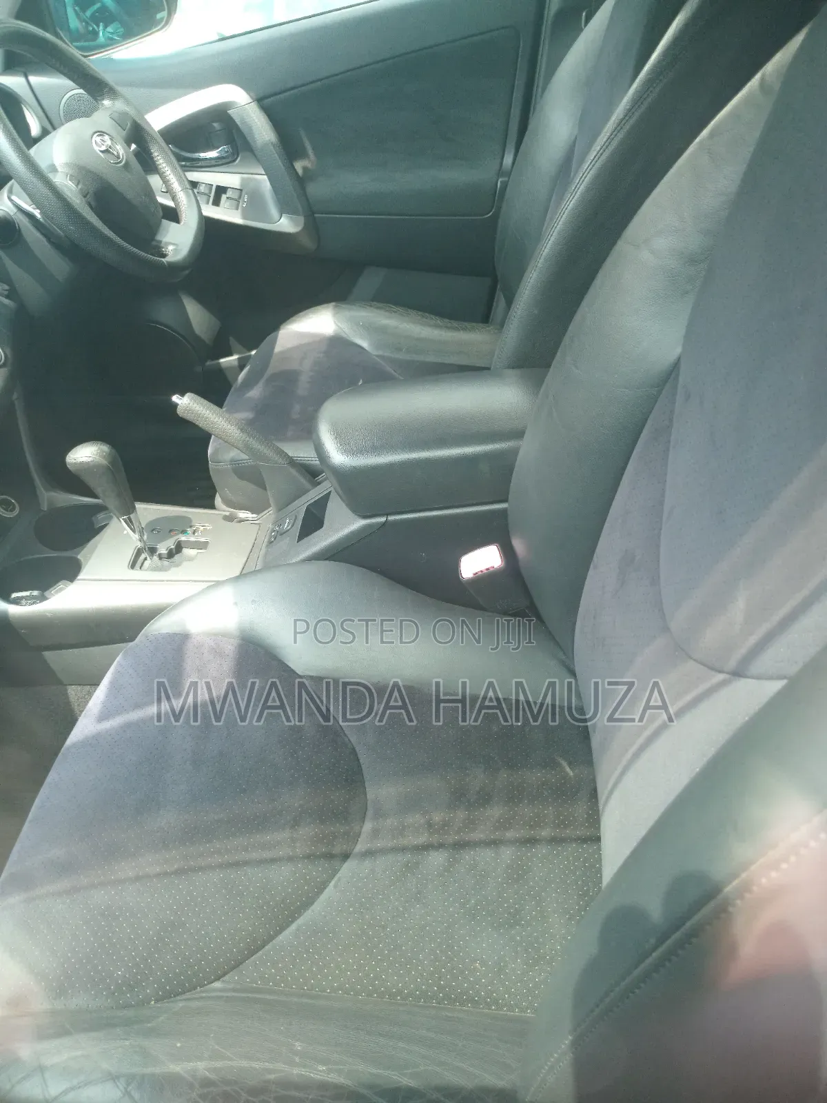 Toyota Vanguard 2012 White