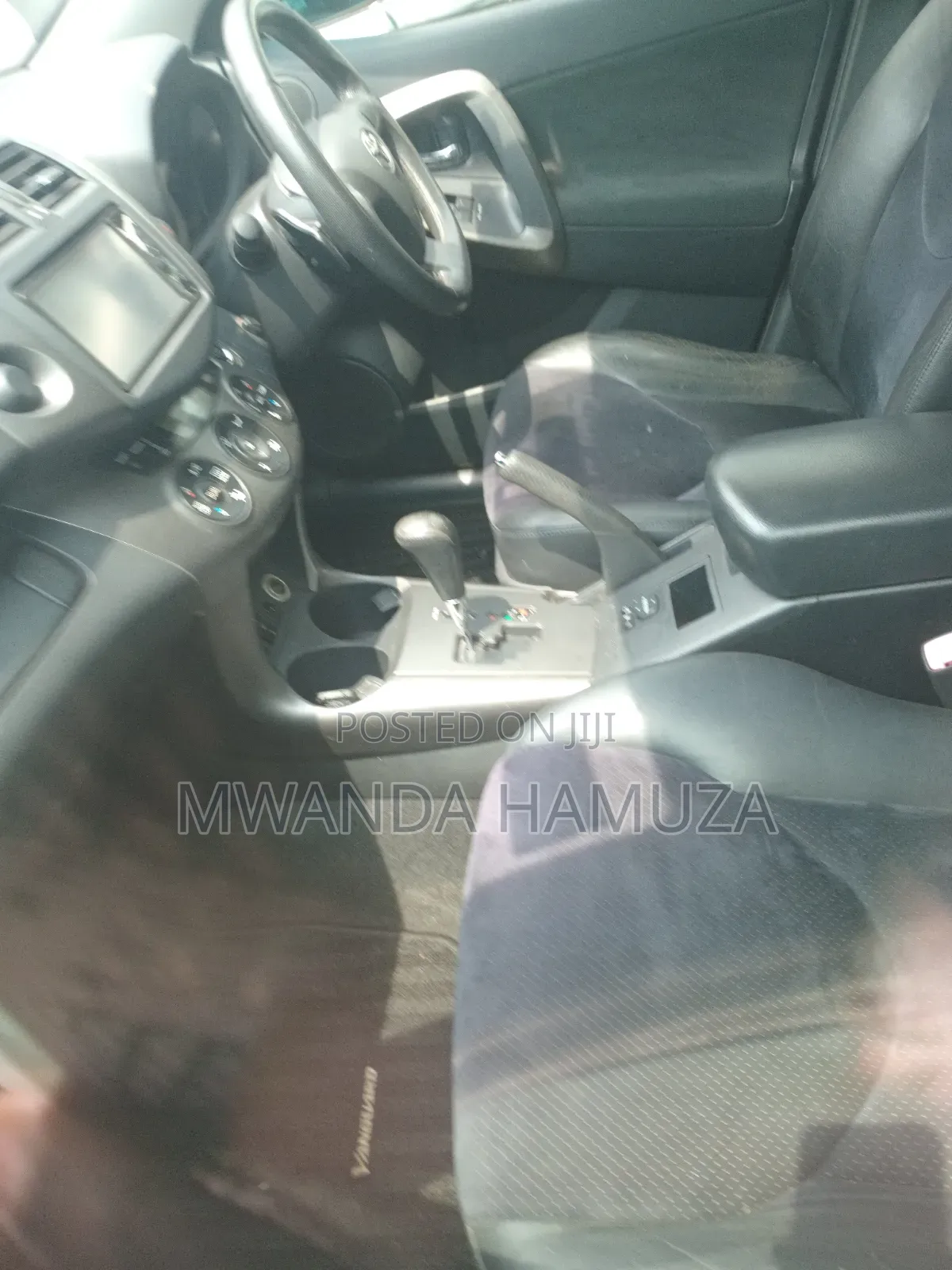 Toyota Vanguard 2012 White