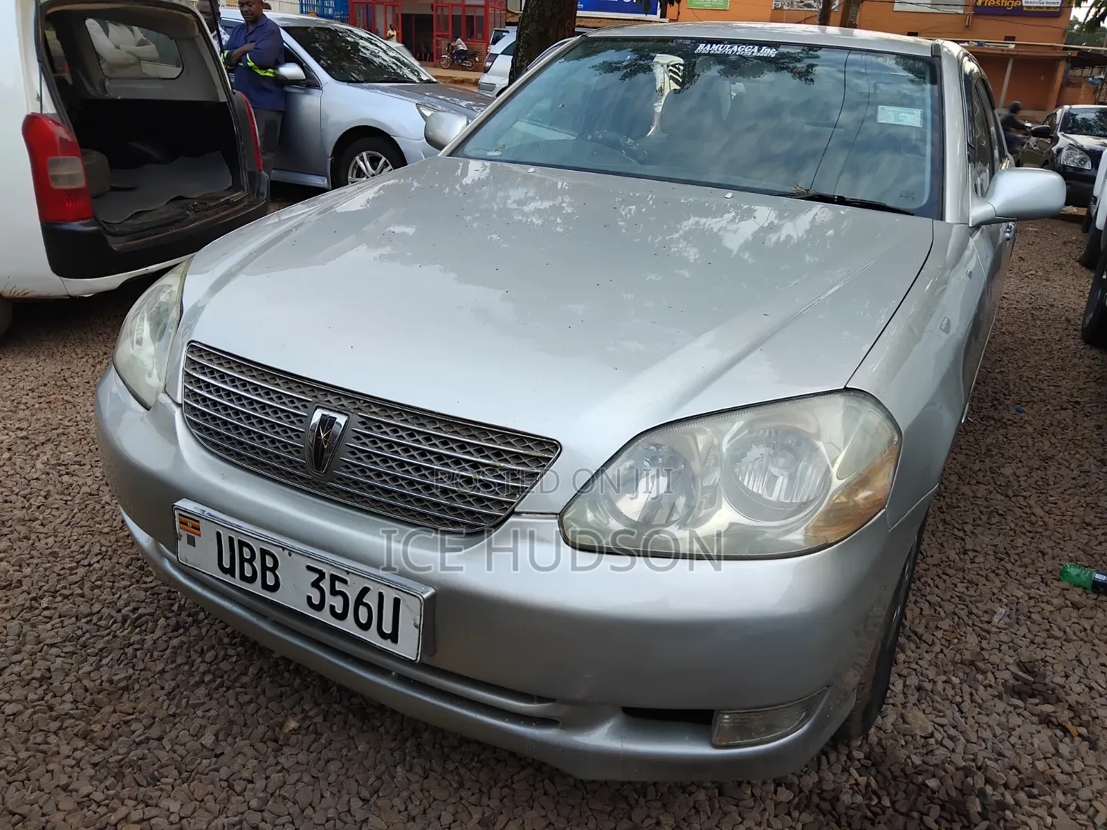 Toyota Mark II 2000 Silver