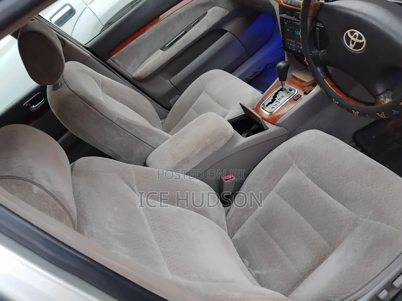Toyota Mark II 2000 Silver