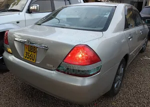 Toyota Mark II 2000 Silver