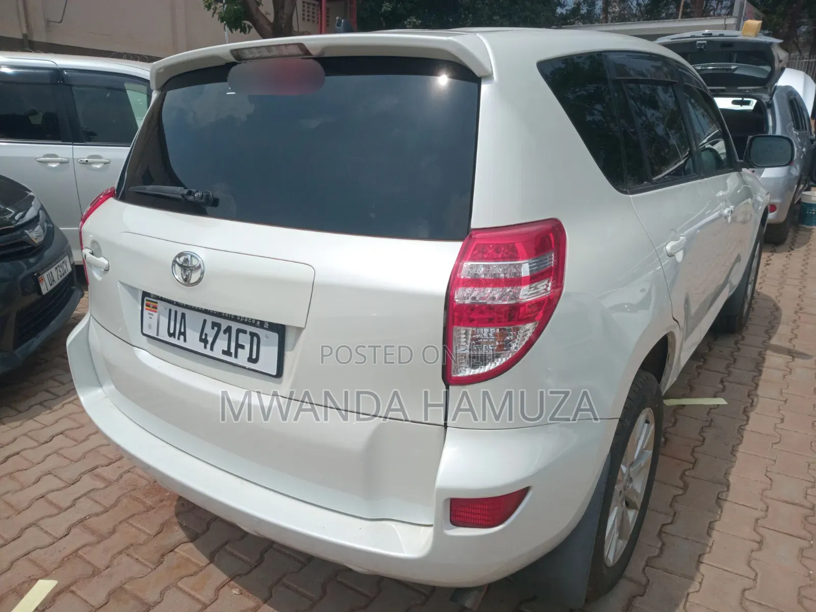 Toyota RAV4 2011 White