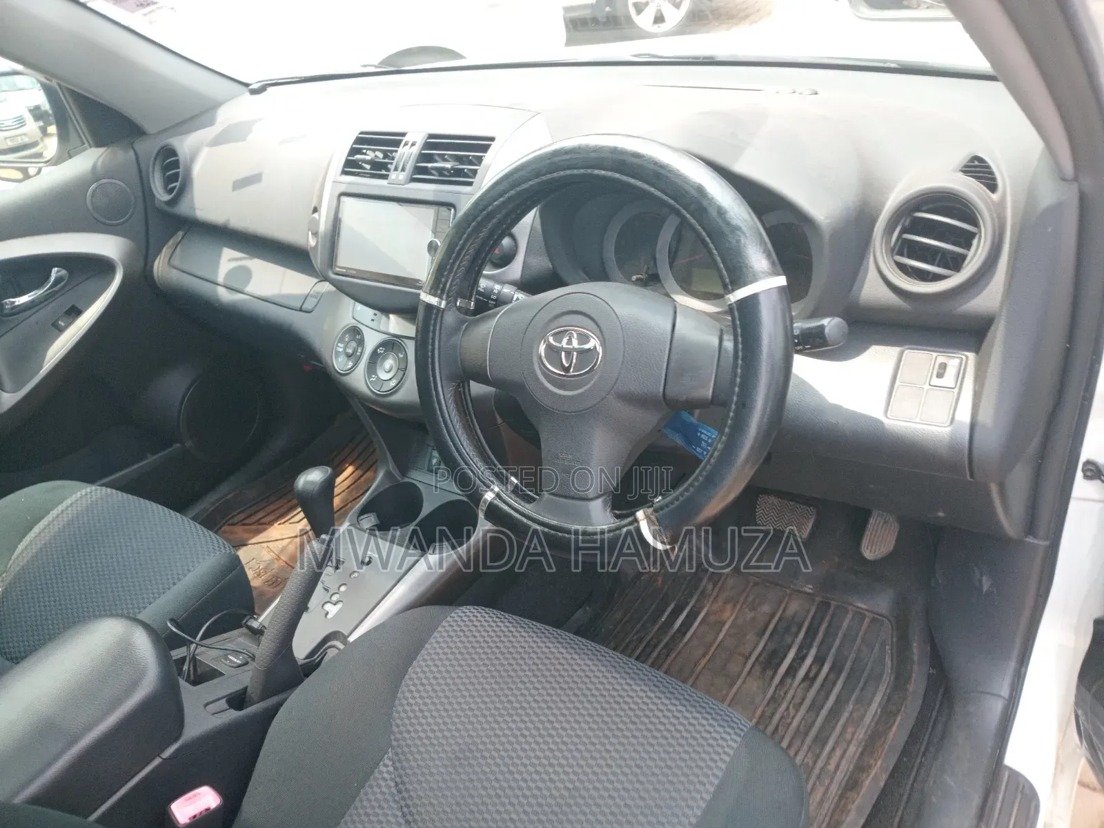 Toyota RAV4 2011 White