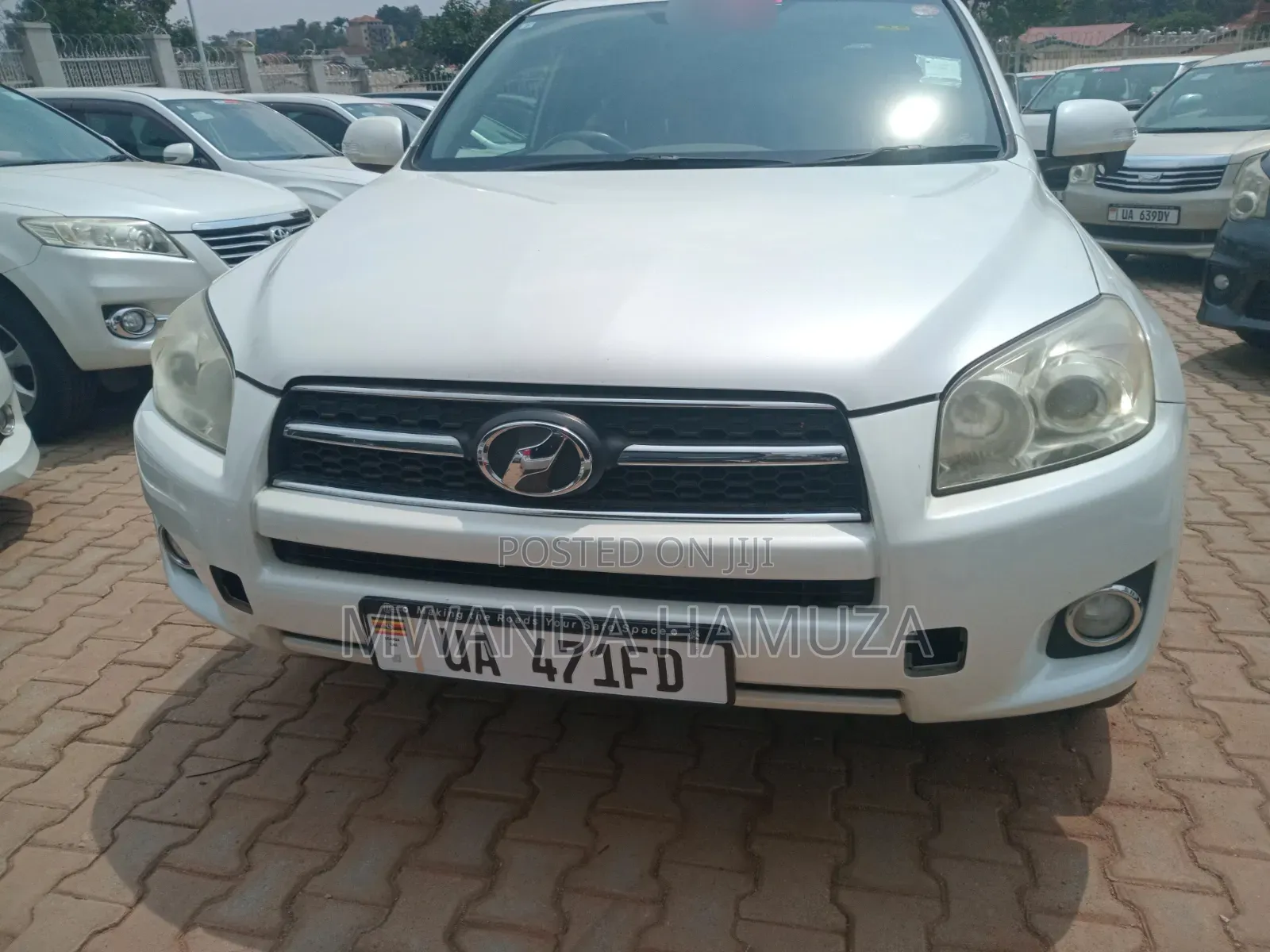 Toyota RAV4 2011 White