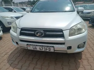 Toyota RAV4 2011 White