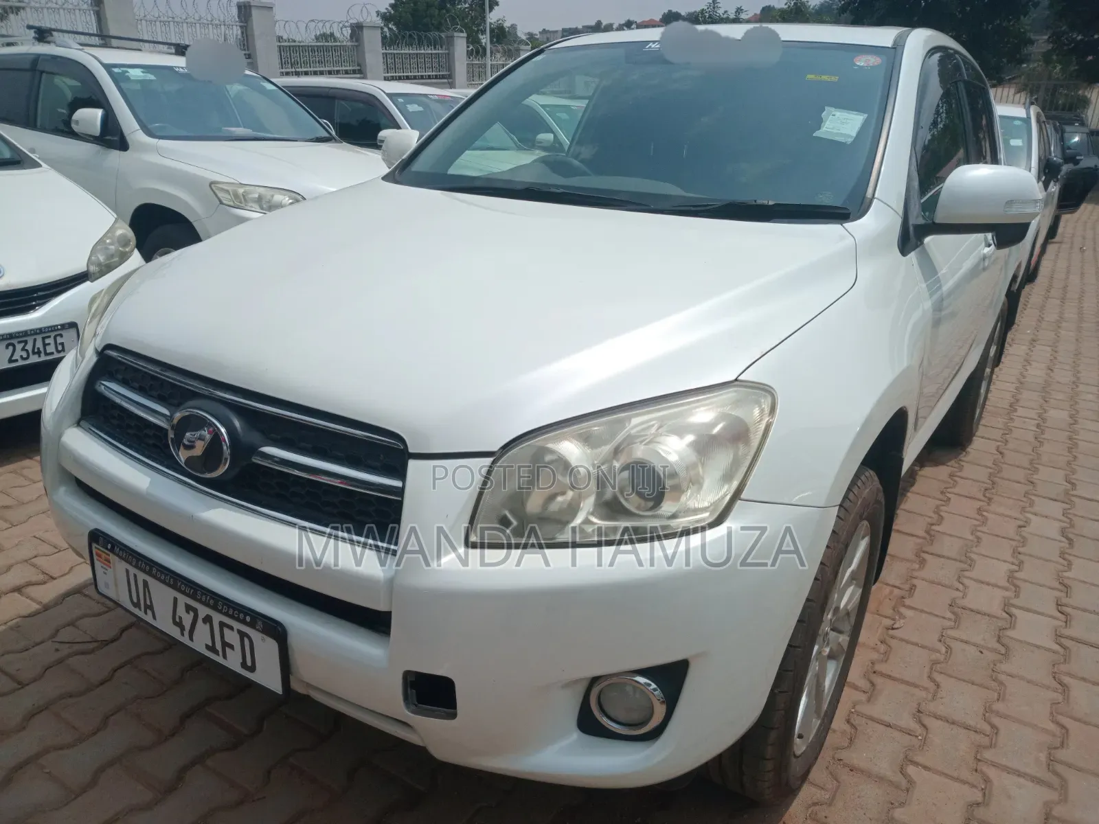 Toyota RAV4 2011 White
