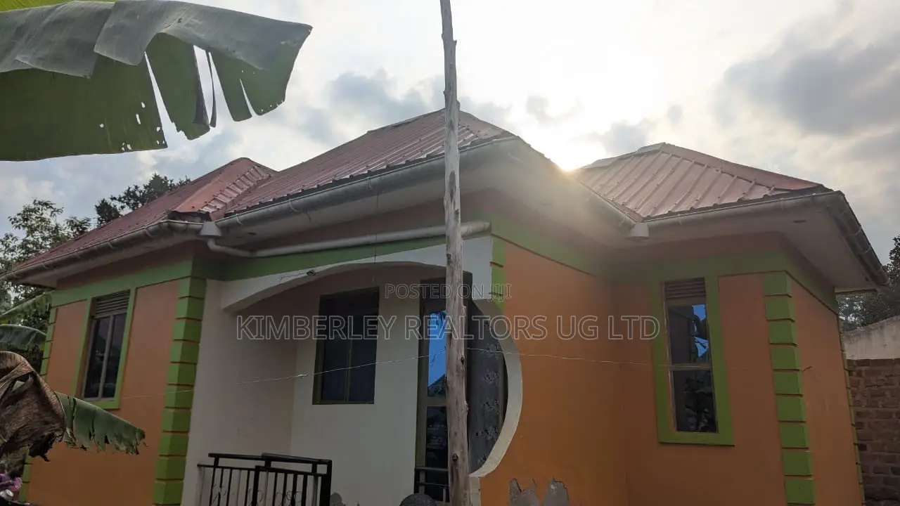 2bdrm House in Division A for sale