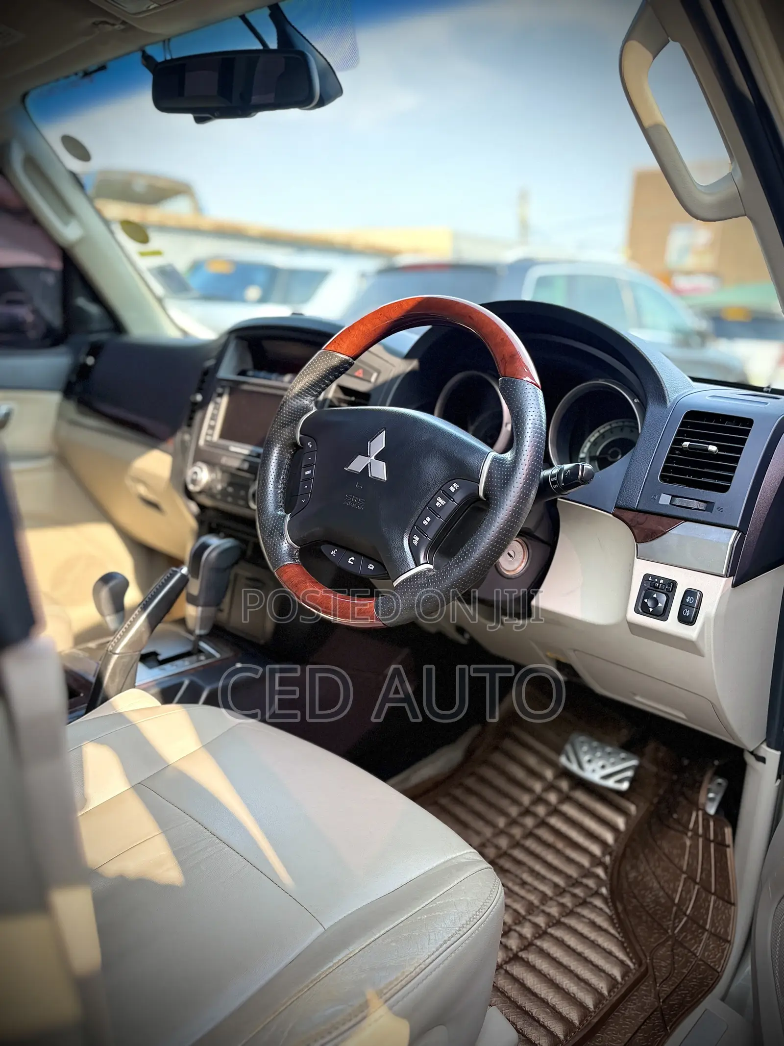 Mitsubishi Pajero 2010 Green
