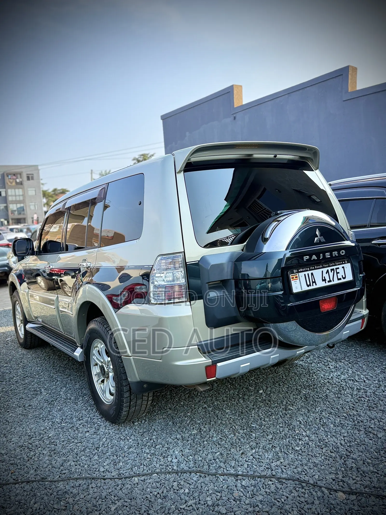 Mitsubishi Pajero 2010 Green