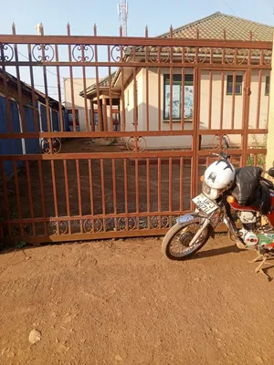 8bdrm Bungalow in Bweyogere Bukasa, Central Division for rent