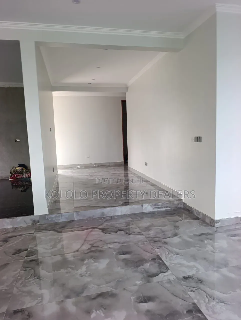 8bdrm Bungalow in Bweyogere Bukasa, Central Division for rent