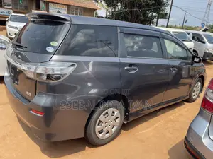 Toyota Wish 2012 Gray