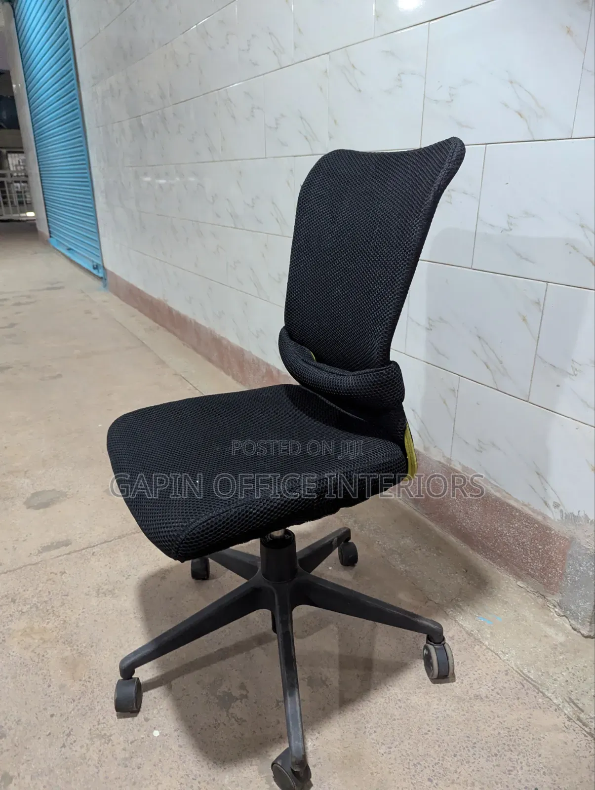 Simple Adjustable Mesh Office Chair// Office Furniture