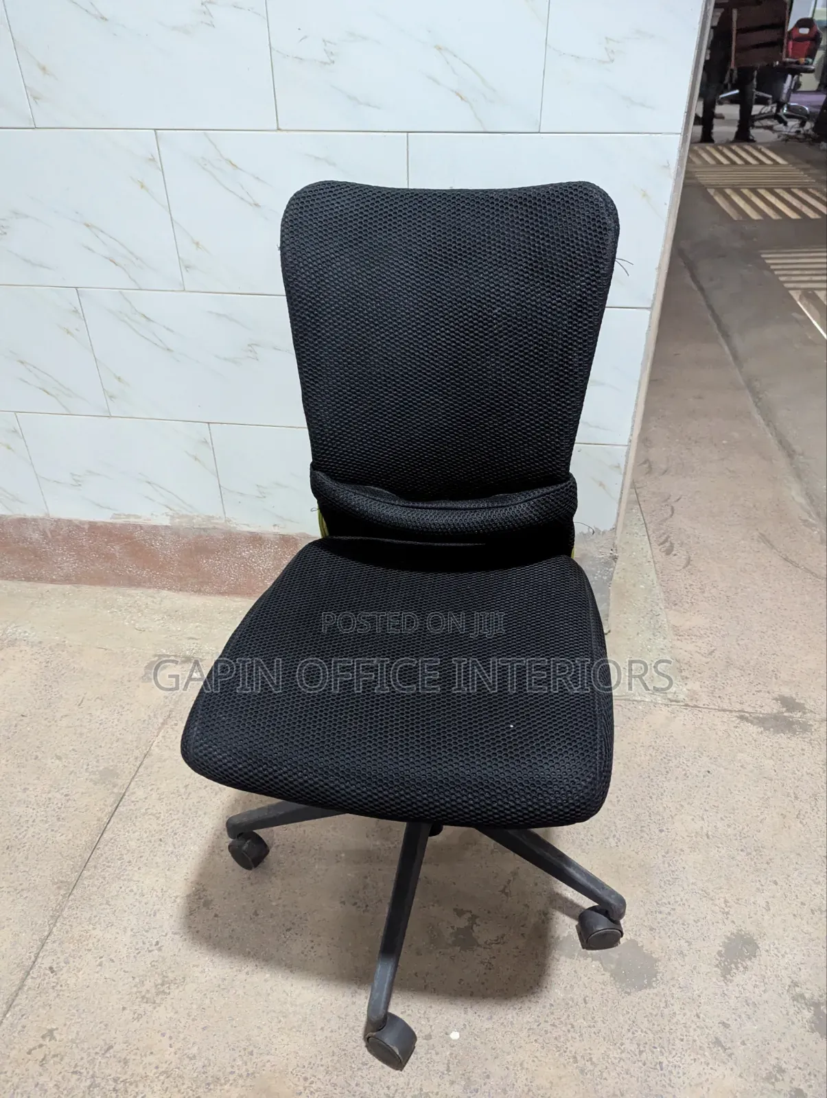 Simple Adjustable Mesh Office Chair// Office Furniture