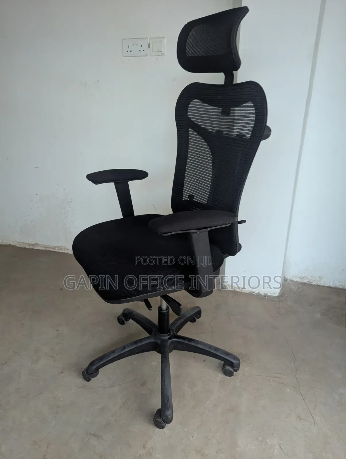 Office Furniture// Office Chair for Sale With Adjustable Heights