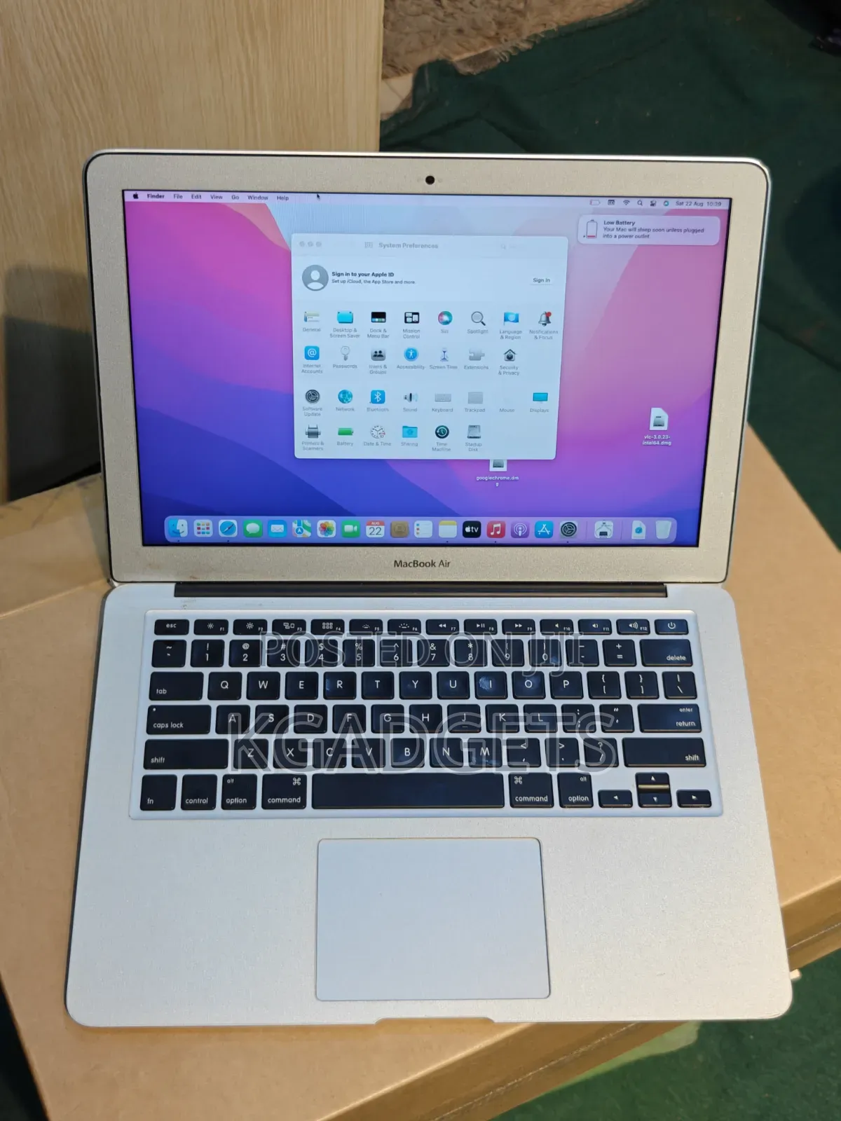 New Laptop Apple MacBook Pro 2017 8GB Intel Core i5 SSD 256GB