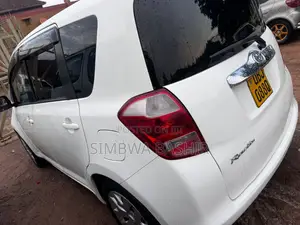 Toyota Ractis 2009 White