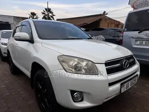 Toyota RAV4 2010 White