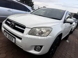 Toyota RAV4 2010 White