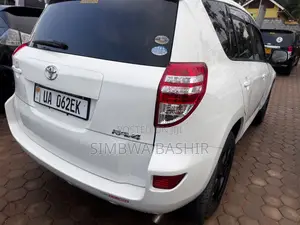 Toyota RAV4 2010 White