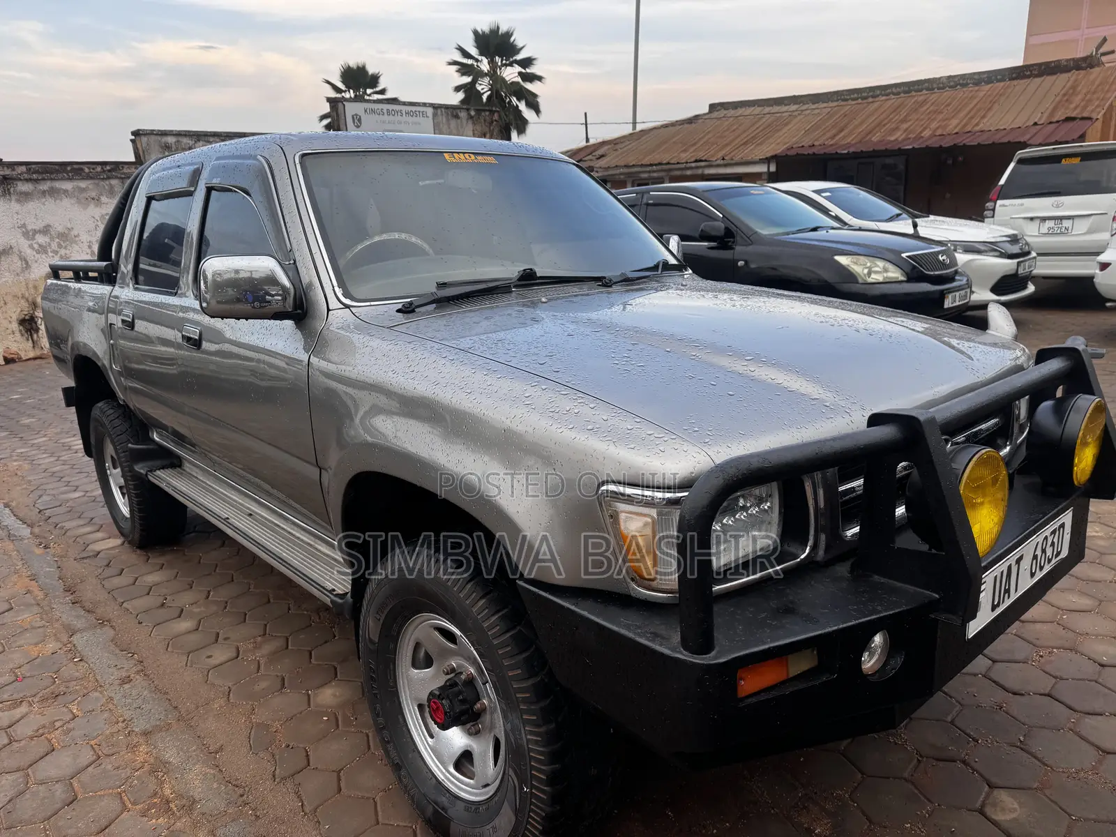 Toyota Hilux 2000 Gray