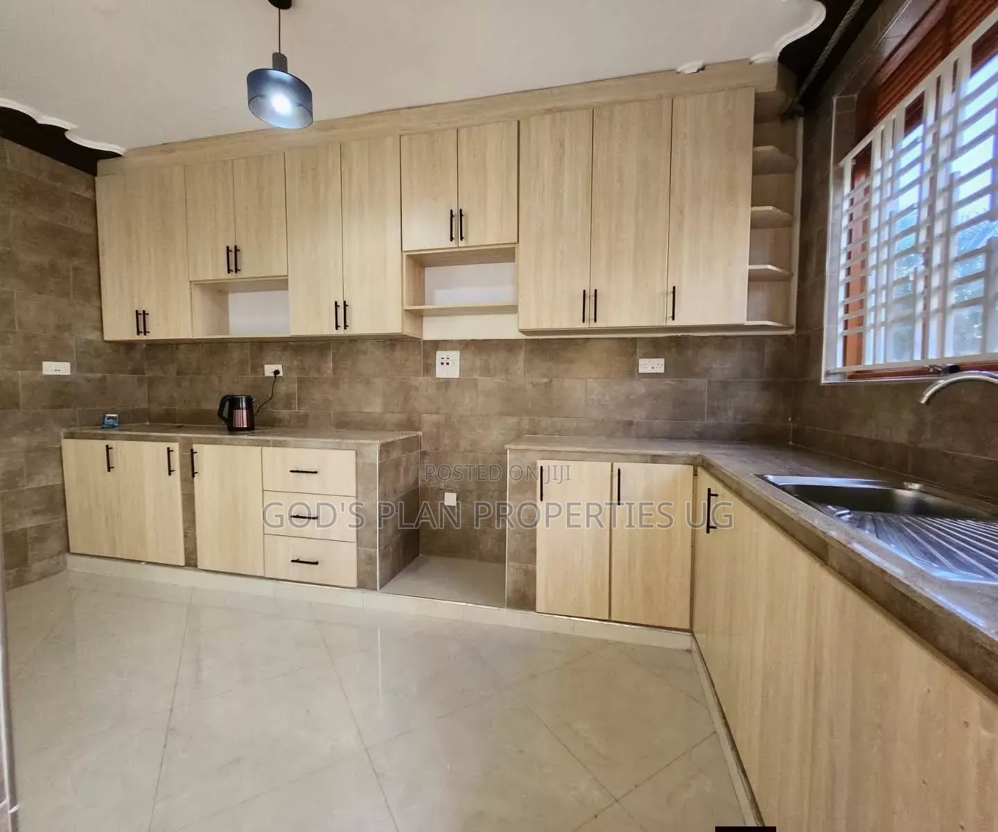 3bdrm Apartment in Lukuli Estate, Central Division for rent
