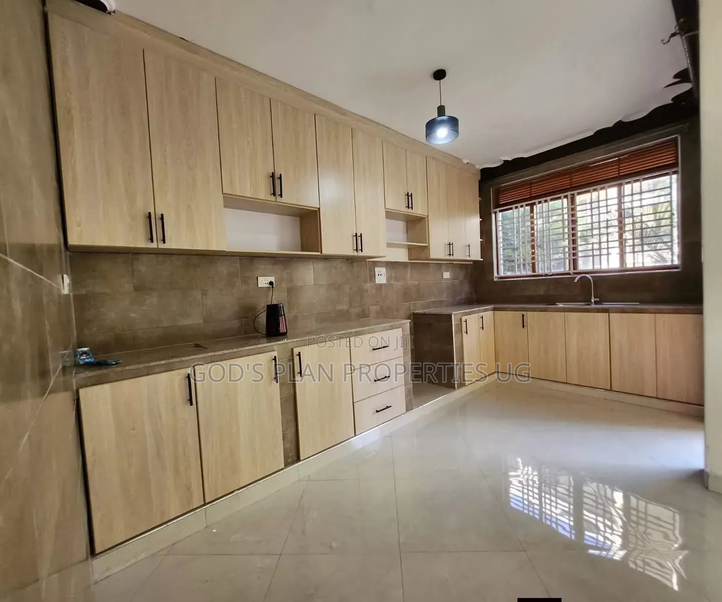 3bdrm Apartment in Lukuli Estate, Central Division for rent