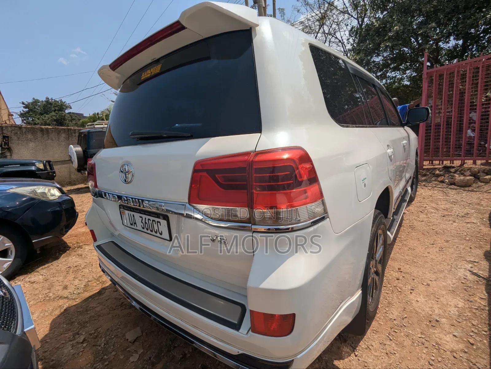 Toyota Land Cruiser Prado 2012 White