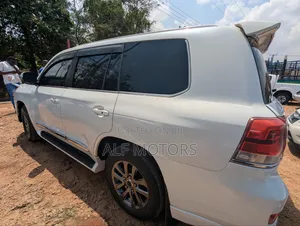 Toyota Land Cruiser Prado 2012 White