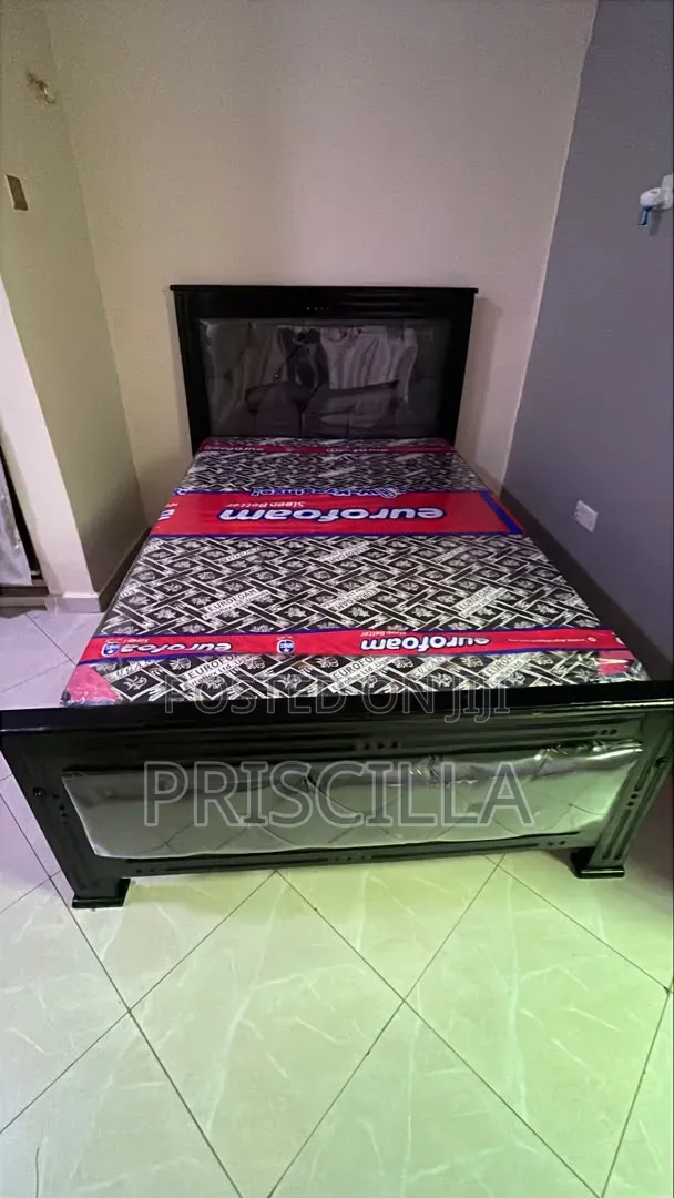 4by6 Bed in Gray and Black