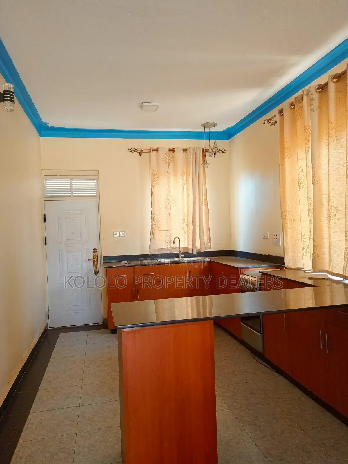 Furnished 3bdrm Bungalow in Natabulilirwa, Central Division for rent