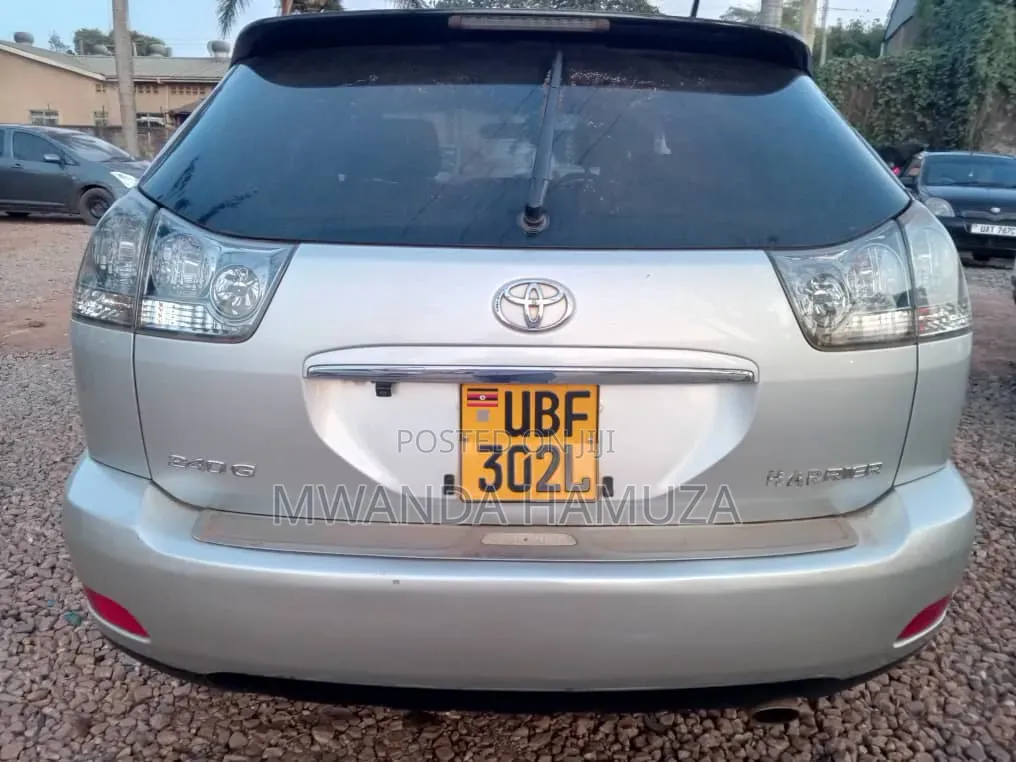 Toyota Harrier 2009 Silver