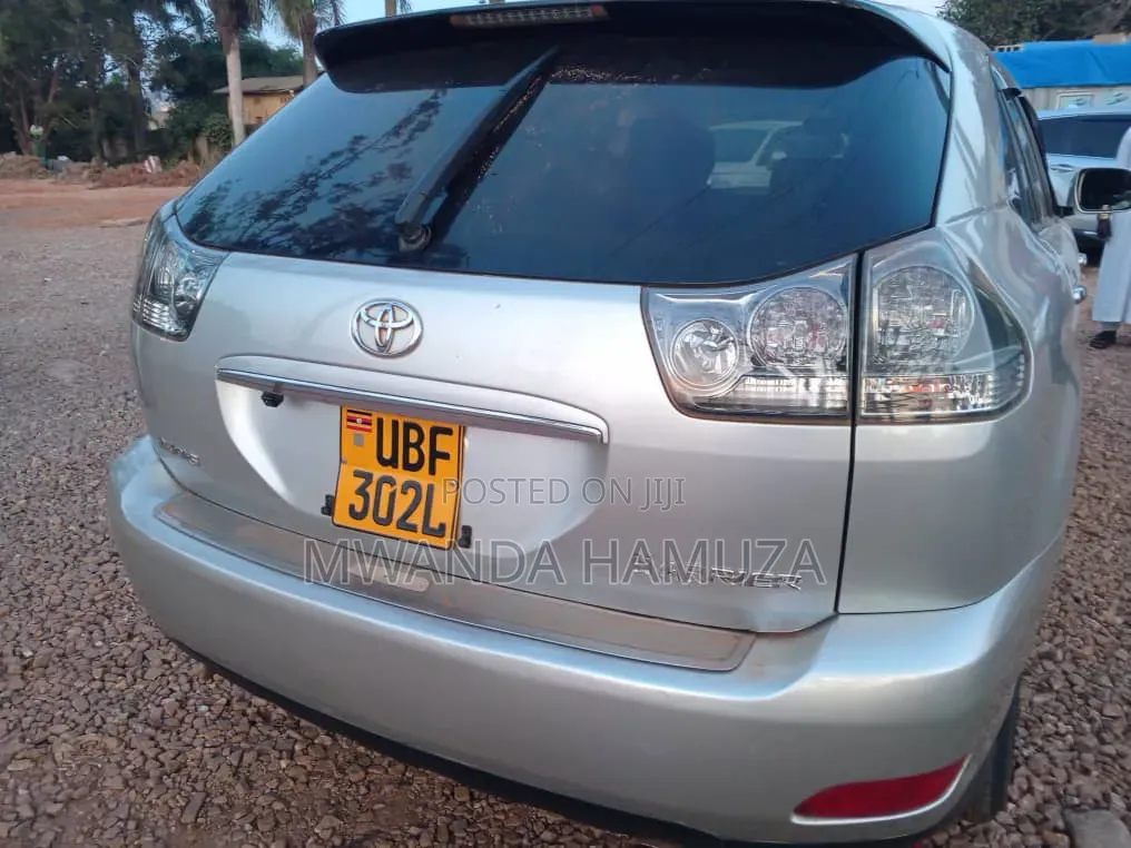 Toyota Harrier 2009 Silver