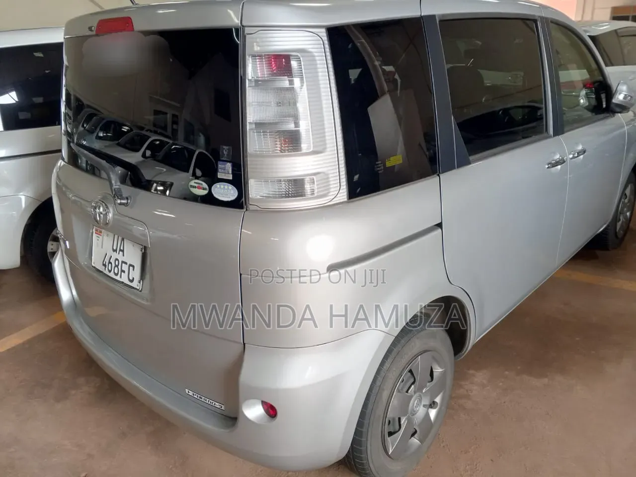 Toyota Sienta 2012 Silver