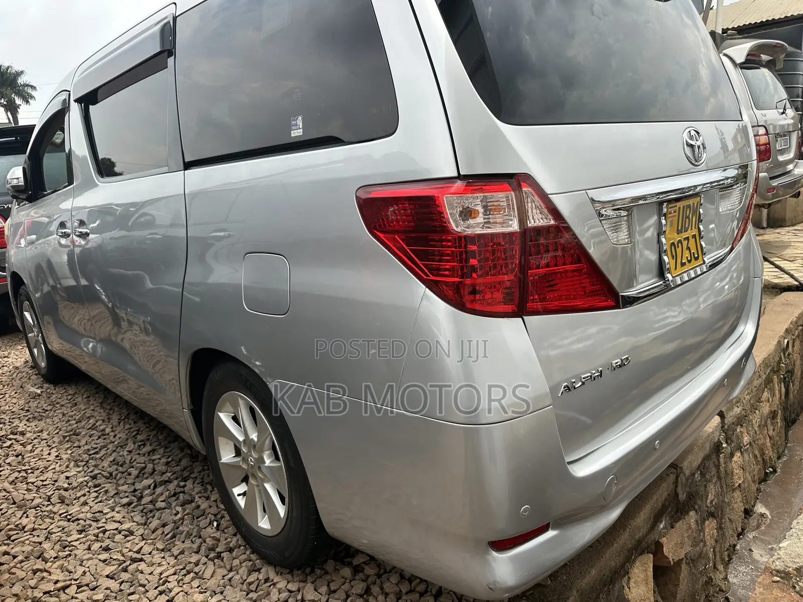 Toyota Alphard 2.4 Petrol FWD 2012 Silver