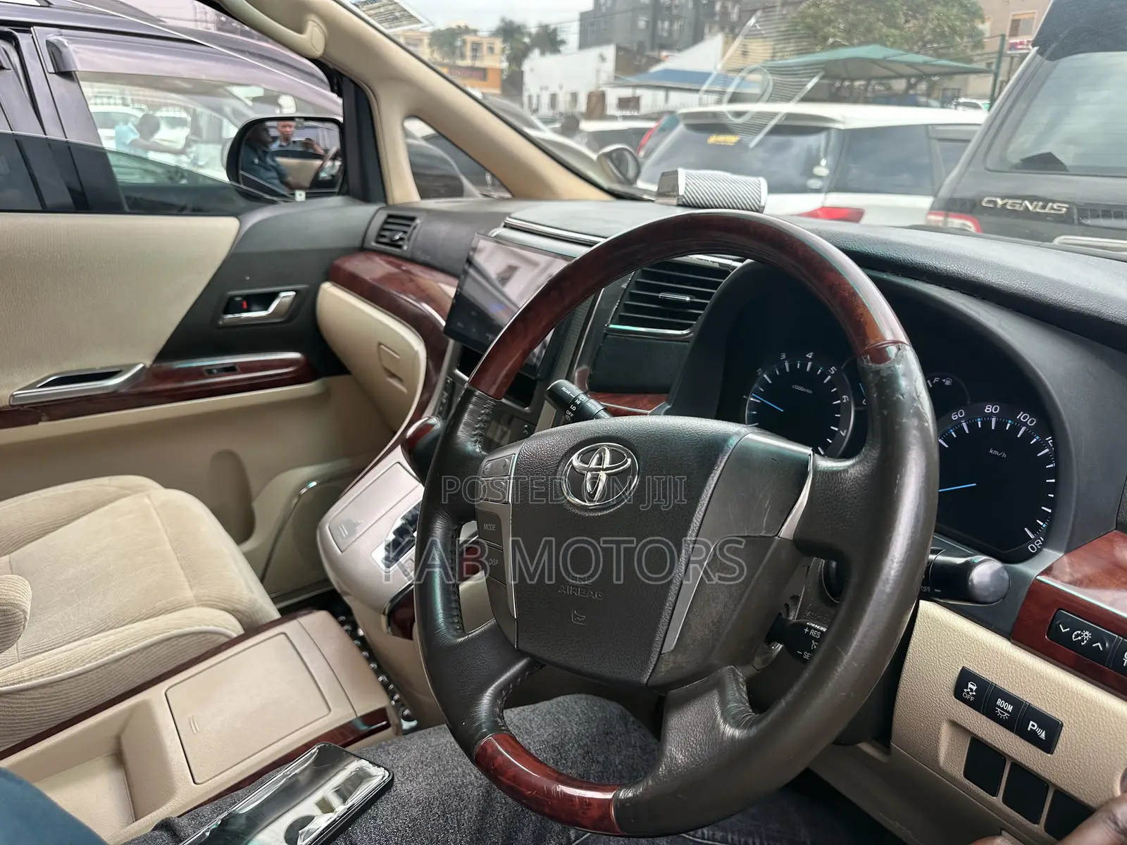 Toyota Alphard 2.4 Petrol FWD 2012 Silver