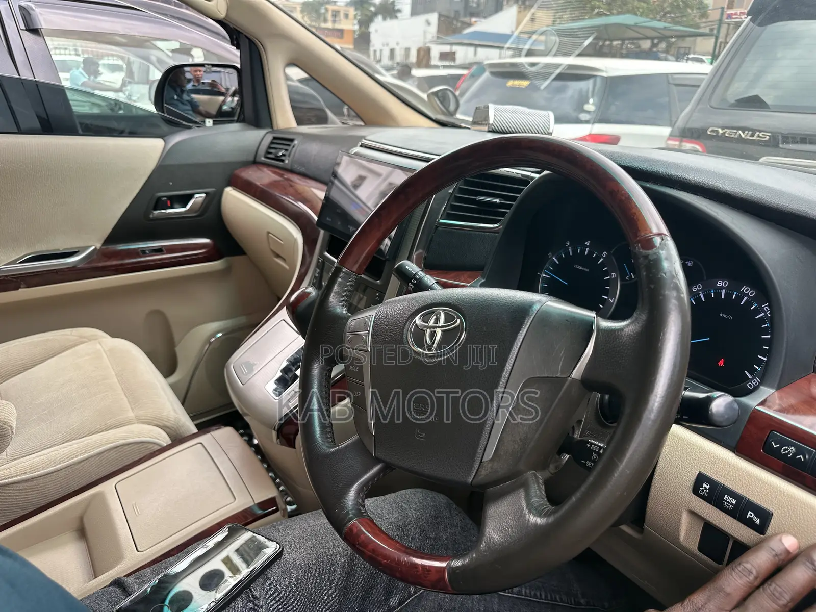 Toyota Alphard 2.4 Petrol FWD 2012 Silver