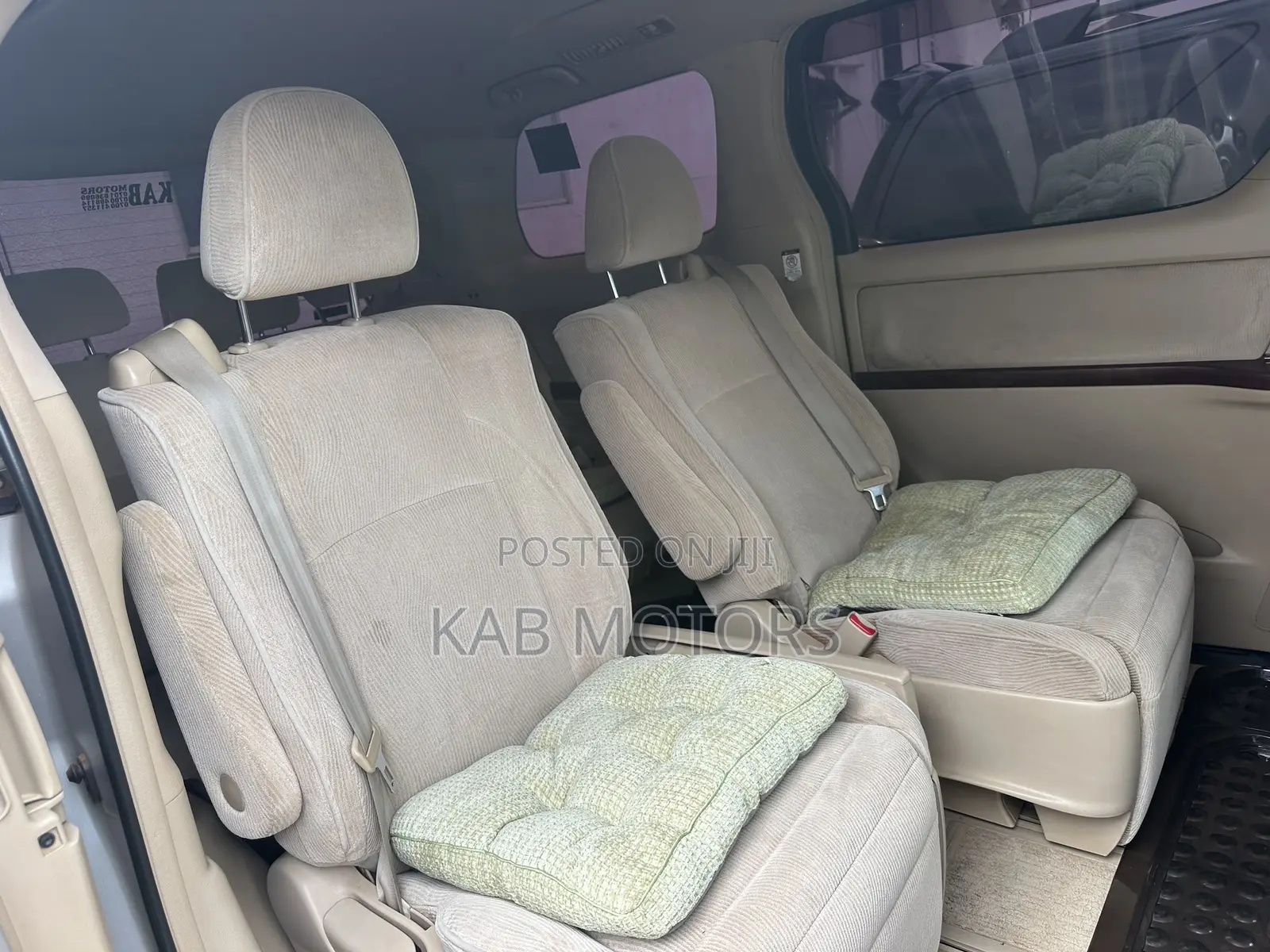 Toyota Alphard 2.4 Petrol FWD 2012 Silver