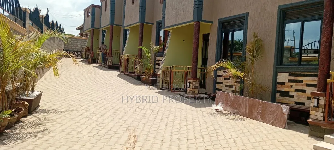 5bdrm Apartment in Serinya~Wakiso Along for sale