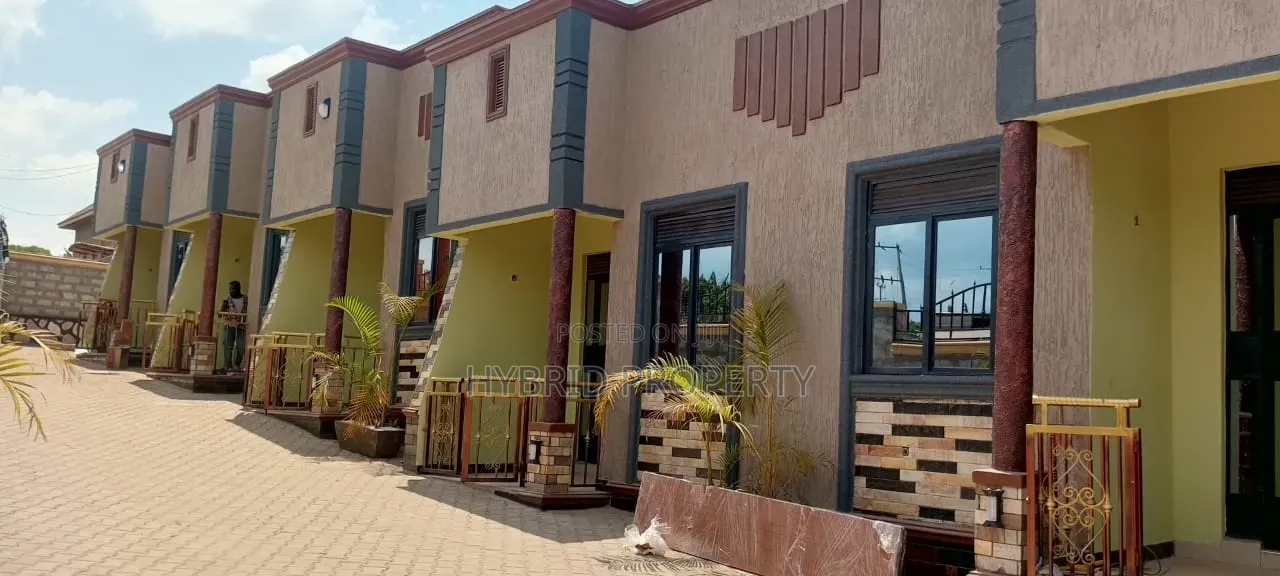 5bdrm Apartment in Serinya~Wakiso Along for sale