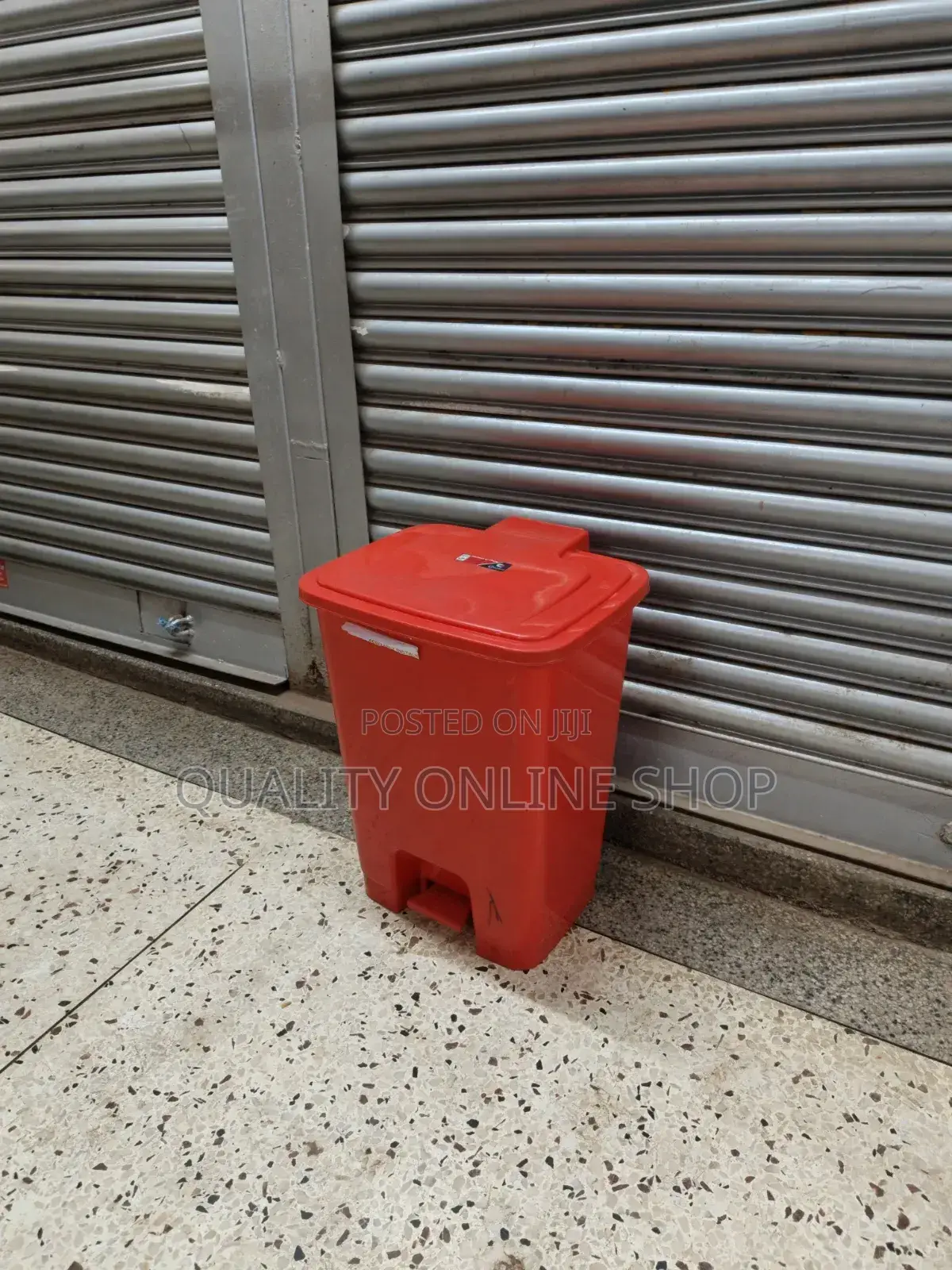 30litres Plastic Step on Dust Bin Plastic Dust Bin