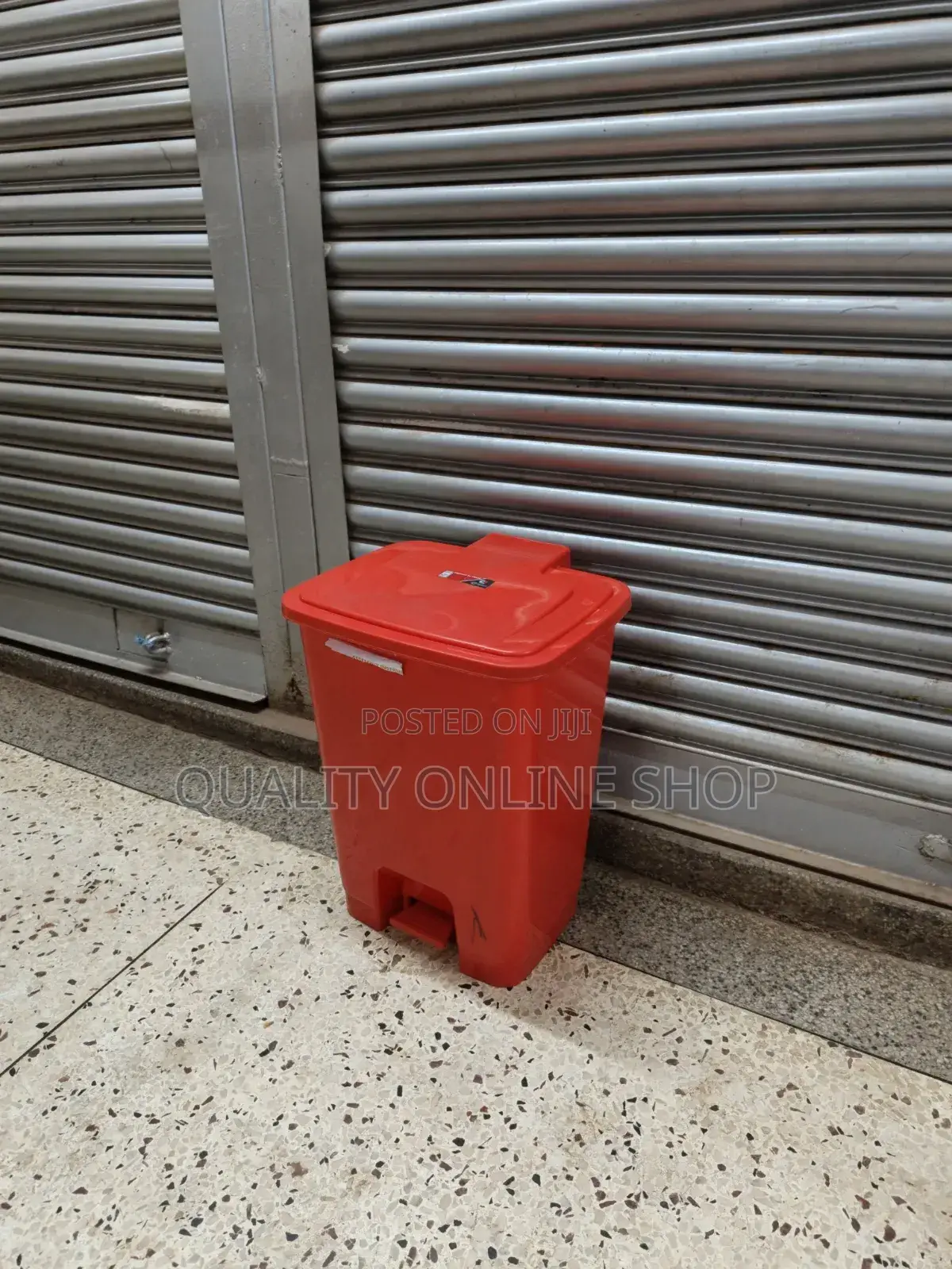 30litres Plastic Step on Dust Bin Plastic Dust Bin