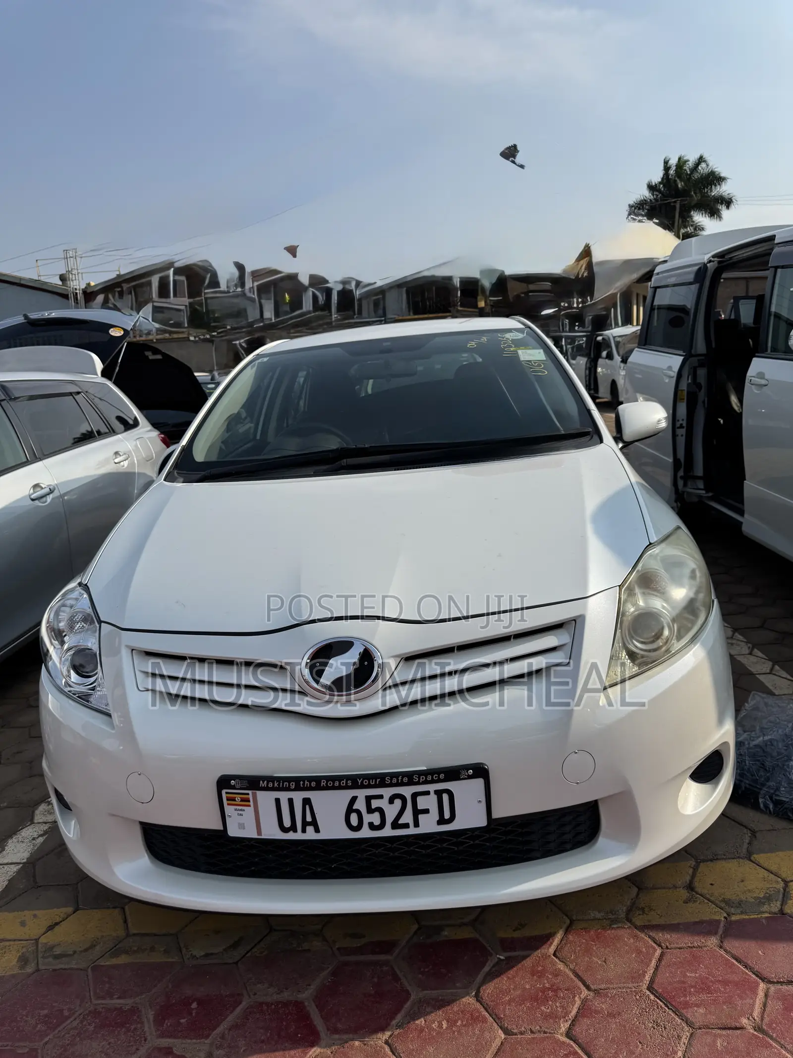 Toyota Auris 2011 White