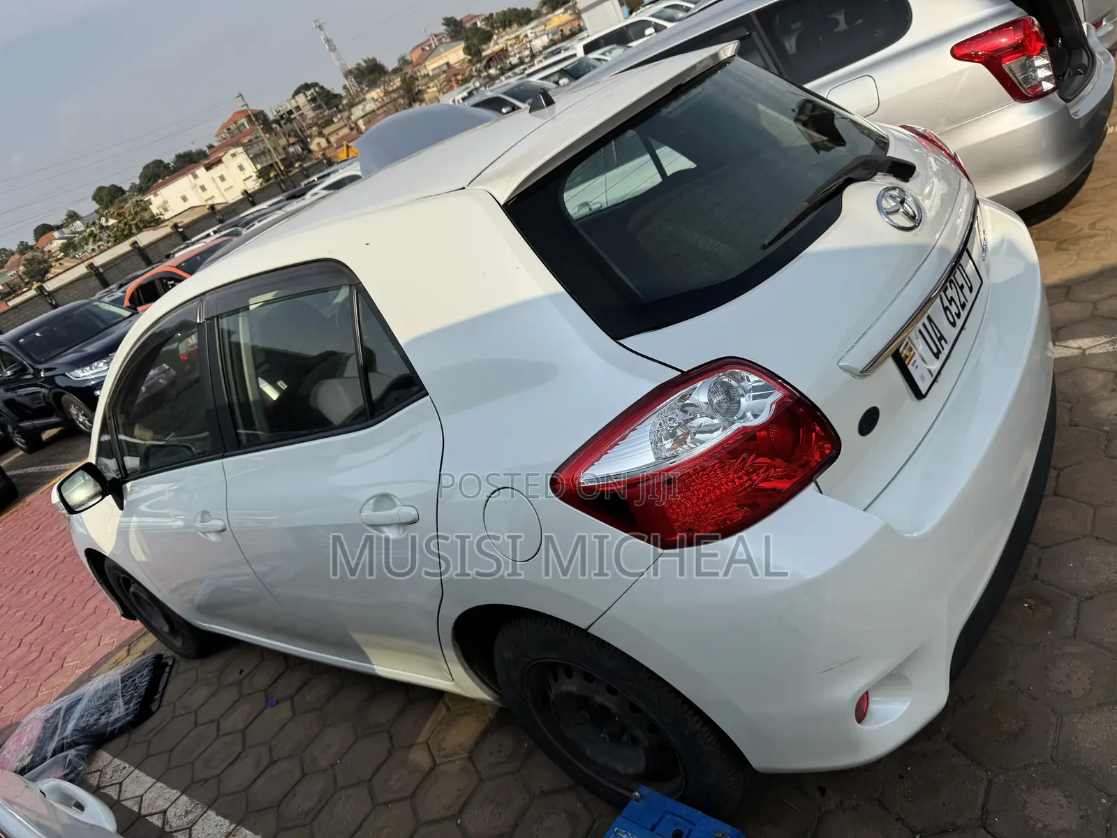 Toyota Auris 2011 White