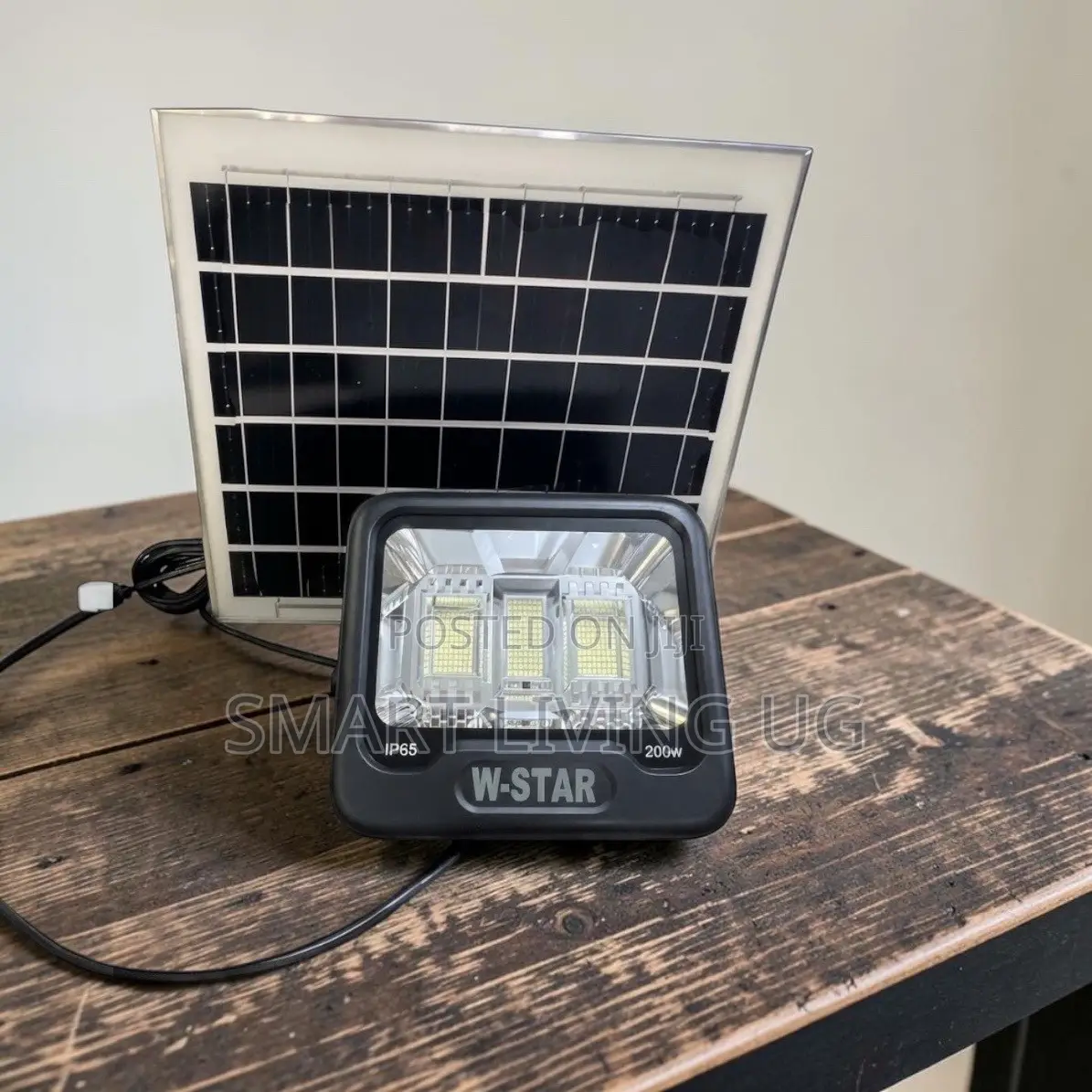 Heavy-Duty 200W Solar Flood Light – Has Panel & Remote